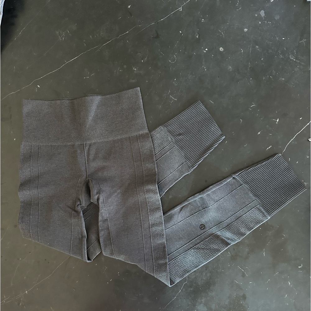 Lululemon brand new no tags Ebb To Street leggings